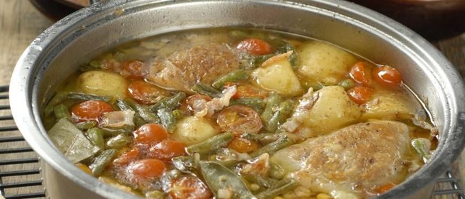 Овощное рагу с куриными бедрышками