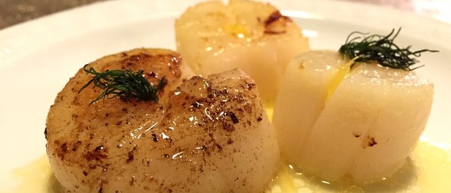 Жареный морской гребешок в апельсиновом соусе