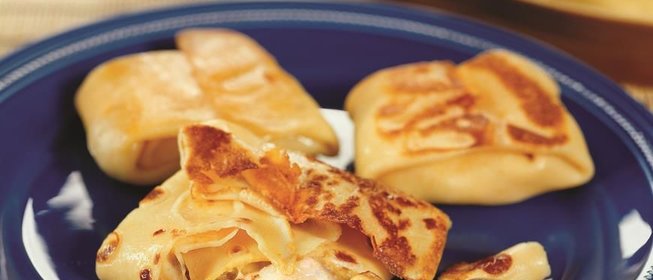 Блинчики с креветками и бананом