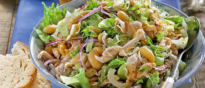 Салат из курицы и фасоли