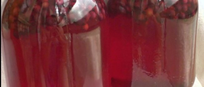 Компот из ирги и черной смородины