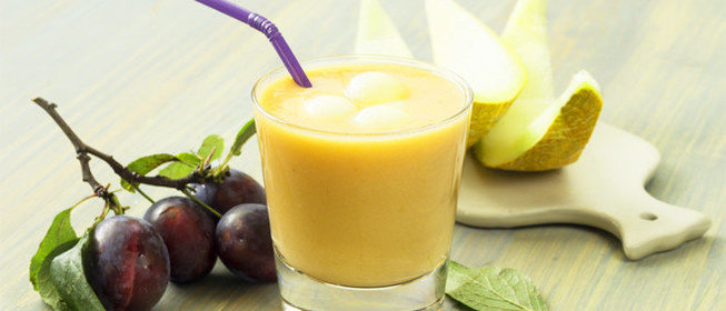 Смузи из дыни и сливы