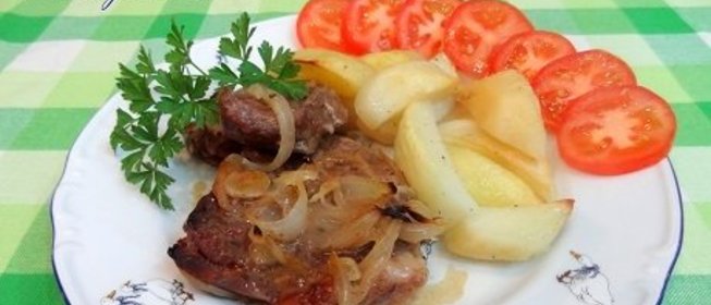 Свинина в маринаде с соусом Наршараб