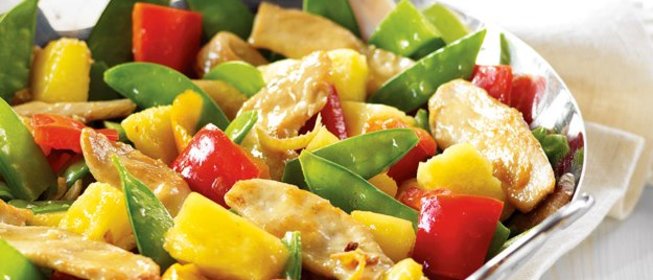 Салат из курицы с ананасом и кукурузой