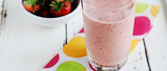 Смузи с клубникой и киви