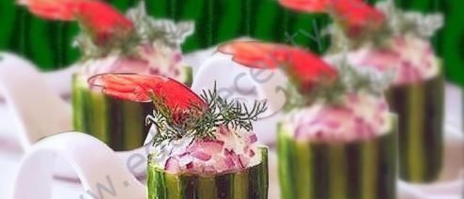 Огуречный коктейль с креветками