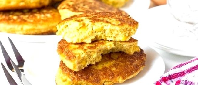 Кукурузные оладьи с сыром