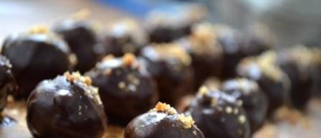 Шоколадные конфеты с орехами