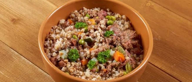 Гречневая каша с тушенкой