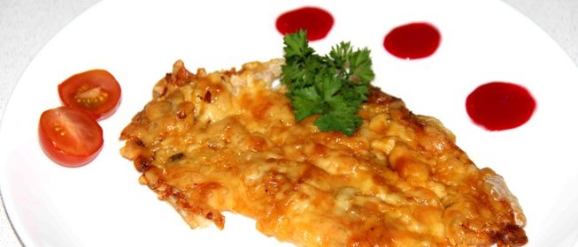 Запеченный морской язык под сыром
