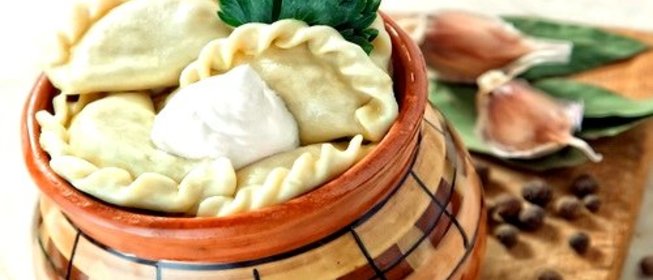 Пельмени в горшочках с грибами