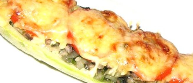 Кабачок, фаршированный диким рисом и орегано