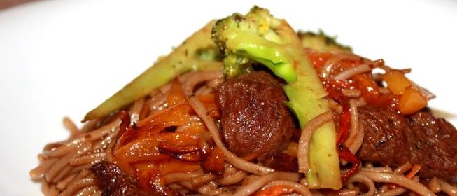 Гречневая лапша с говядиной