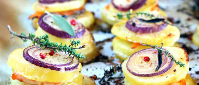 Горячая закуска из картофеля с копченой форелью