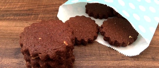 Шоколадное печенье с коньяком