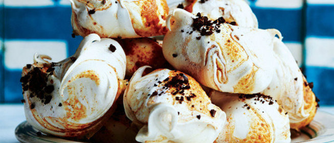 Меренги со вкусом кофе и фундука