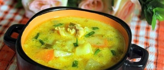 Куриный суп карри с кабачком и рисом