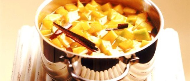 Компот из свежих яблок и мандаринов