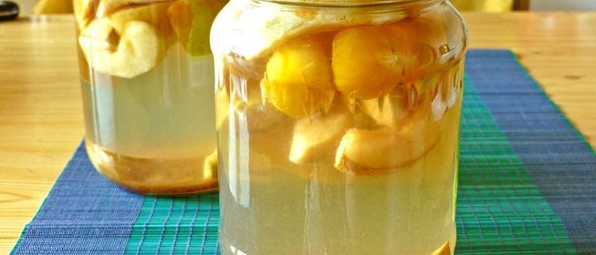 Яблочно грушевый компот с алычой