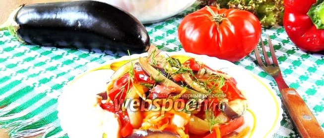 Тёплый салат с куриной грудкой и овощами