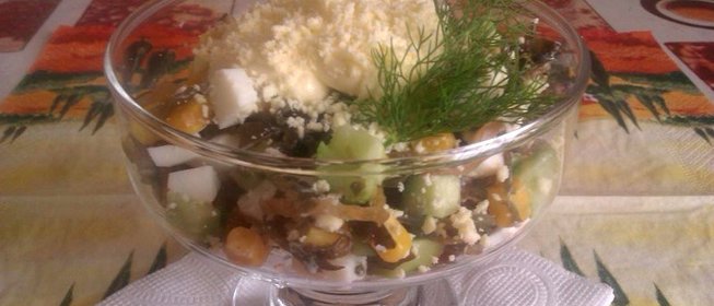 Салат из морской капусты с огурцом