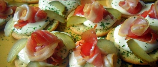 Канапе Айн момент