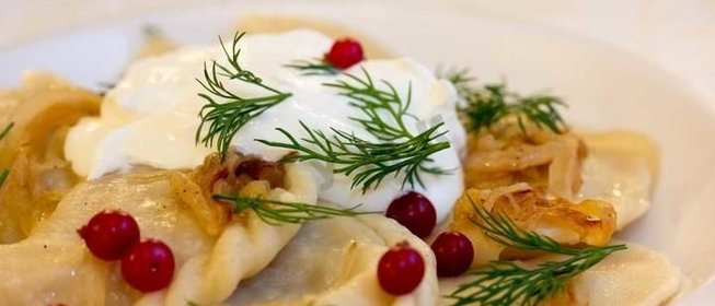 Вареники с кислой капустой и мятым картофелем