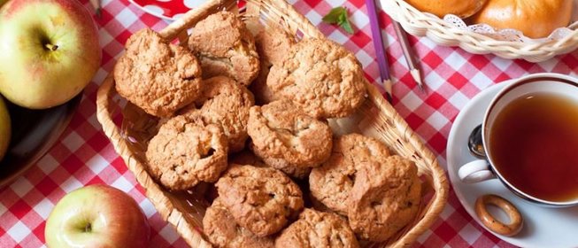 Домашнее овсяное печенье с яблоками и грецкими орехами