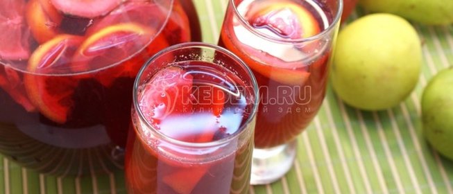 Вишневый компот с лимоном