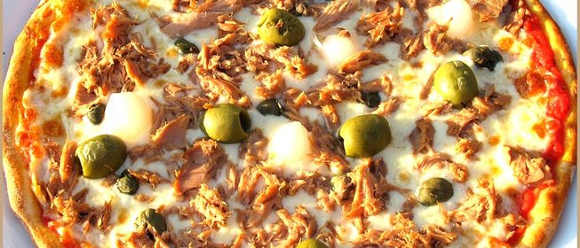 Пицца с тунцом