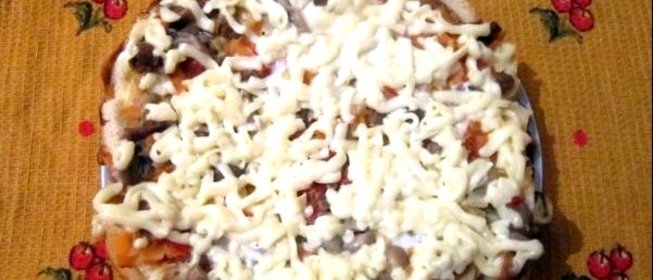 Пицца на батоне на сковороде