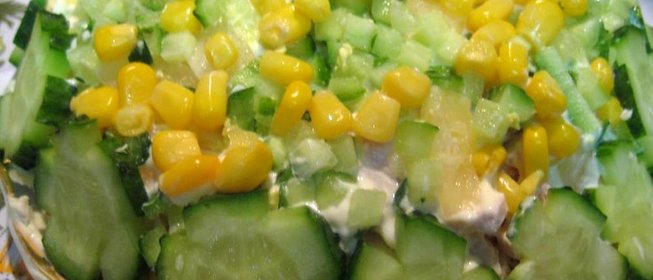 Салат из курицы с ананасом и огурцом