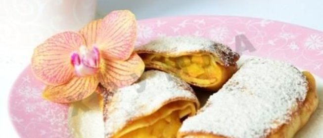 Блины с яблоками и корицей