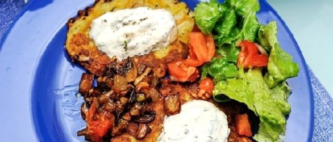 Драники с грибным соусом