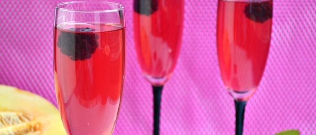 Компот из дыни и ежевики