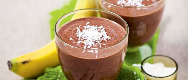 Шоколадный смузи с бананом и кокосовым молоком