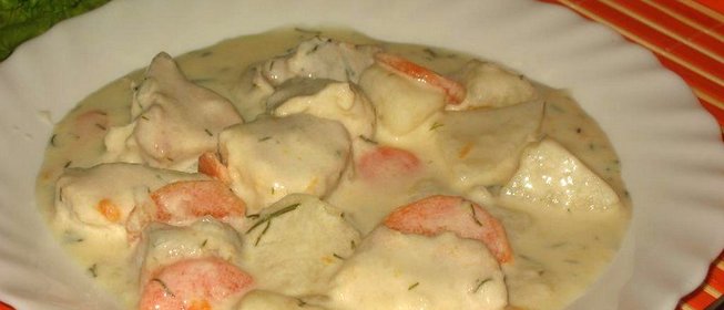 Свинина с картофелем и овощами в сырном соусе