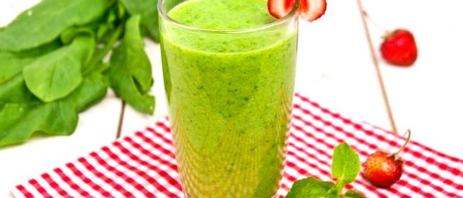 Зелёный коктейль со шпинатом и ананасом
