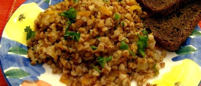 Тушеная гречка