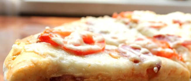 Легкая пицца с копченой говядиной