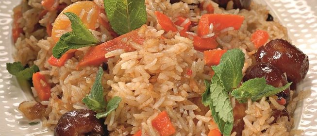 Плов с морковью и сухофруктами