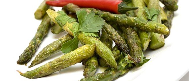 Жареная в духовке спаржа