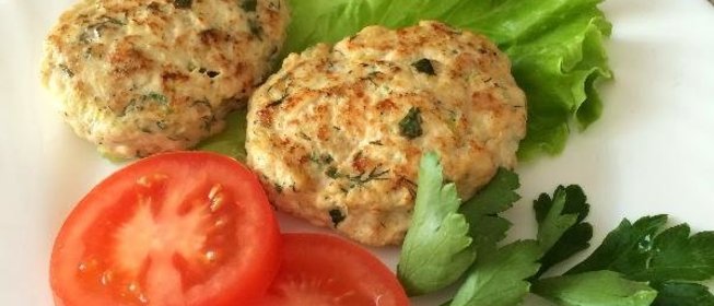 Куриные котлеты с кабачком и зеленью