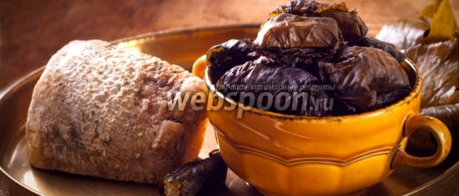 Сыр запечённый в духовке с виноградными листьями