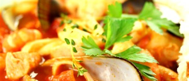 Средиземноморский рыбный суп с карри и шафраном