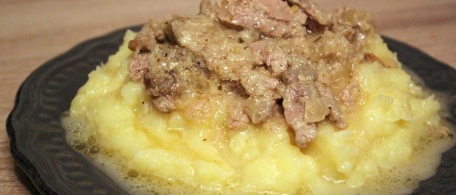 Очень вкусная свинина в сметанно - луковом соусе