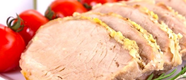 Свинина, запеченная с чесноком