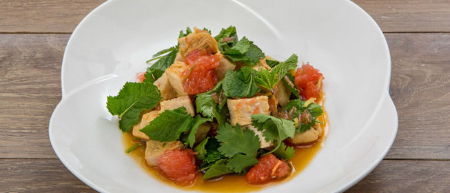 Тайский салат с курицей за 15 минут