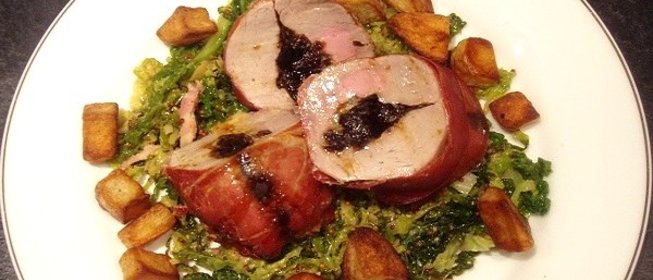 Свинина, фаршированная черносливом