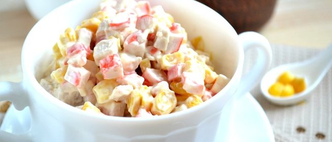 Салат с курицей и кукурузой